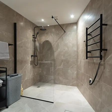 Cozy&chic - A Luxury And Spacious In The Heart Of Apartment *
